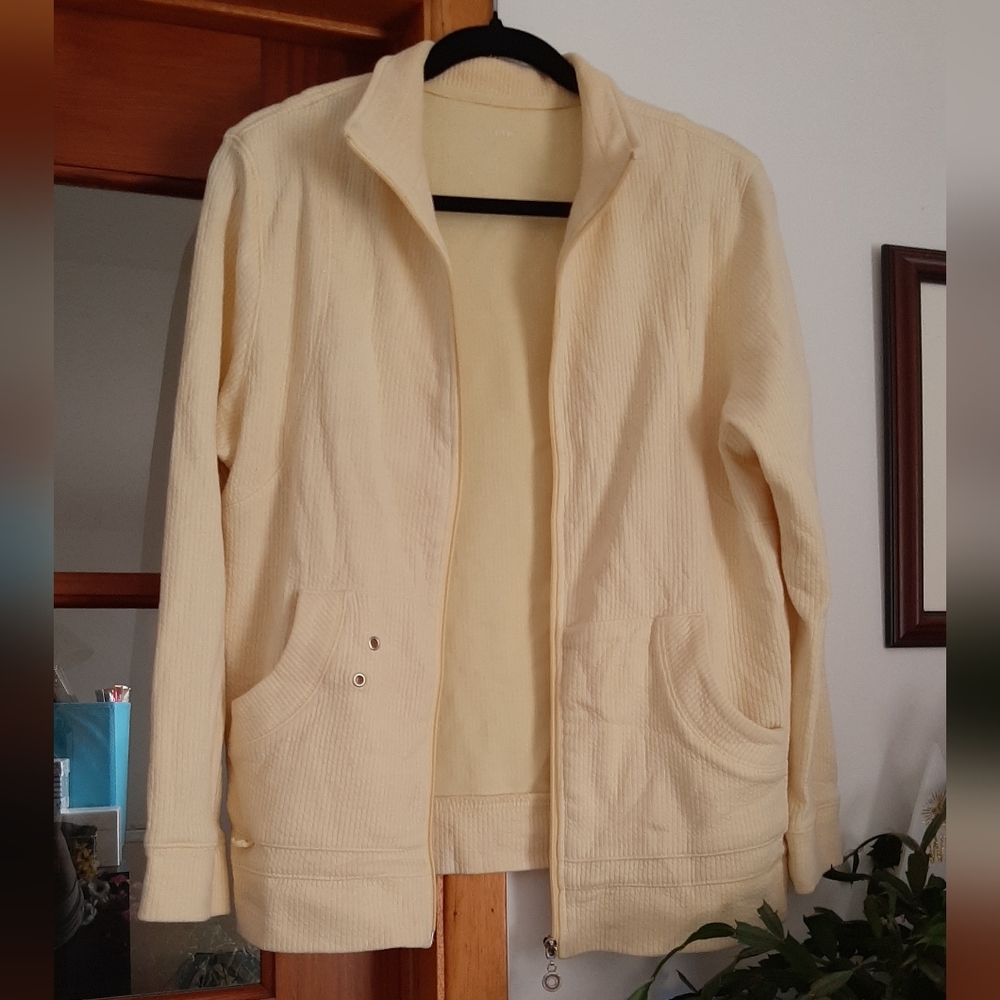 Beautiful Lightweight Butter Yellow Zip-Up Sweater Fits M/L